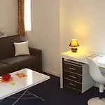 Sejours & Affaires Les Minimes Aparthotel 3*