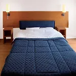 Sejours & Affaires Les Minimes 3*