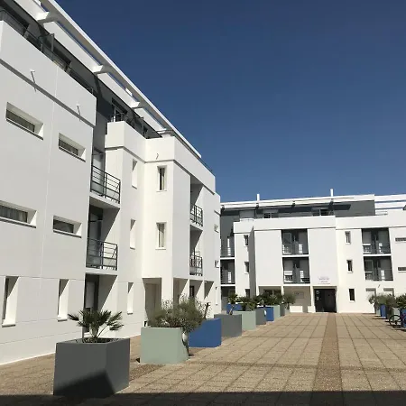 罗谢尔米尼姆公园和套房酒店 公寓式酒店 拉罗歇尔