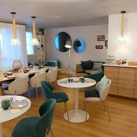 罗谢尔米尼姆公园和套房酒店 3* 拉罗歇尔