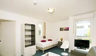 Sejours & Affaires Les Minimes 3* لا روشيل