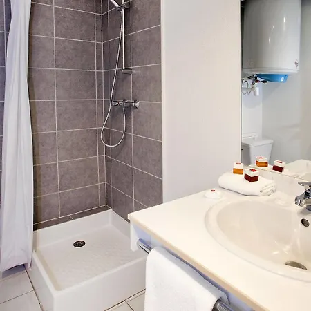 Hotel apartamentowy Sejours & Affaires Les Minimes 2*