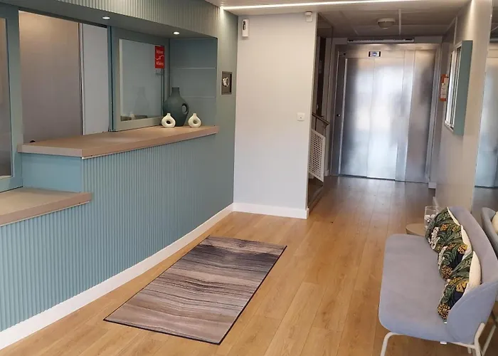 Sejours & Affaires Les Minimes Hotel apartamentowy 3*