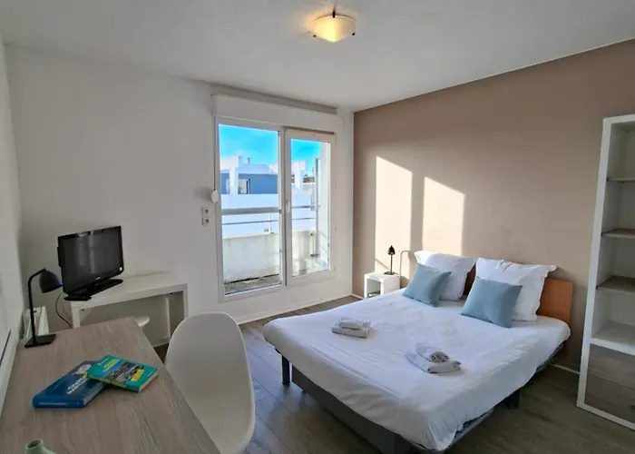 Sejours & Affaires Les Minimes Hotel apartamentowy 3*